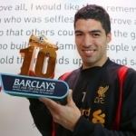 Suarez wins Barclays Goal_Award_1-215x215